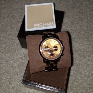 Michael kors watch w/box and book
